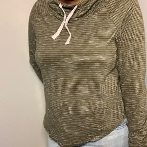 AEROPOSTALE Army green turtleneck long sleeve